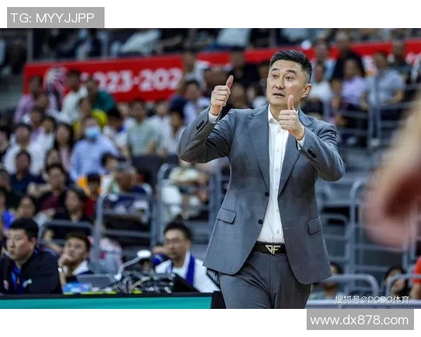 广东队正式裁掉争议外援杜锋锁定季后赛四外援阵容